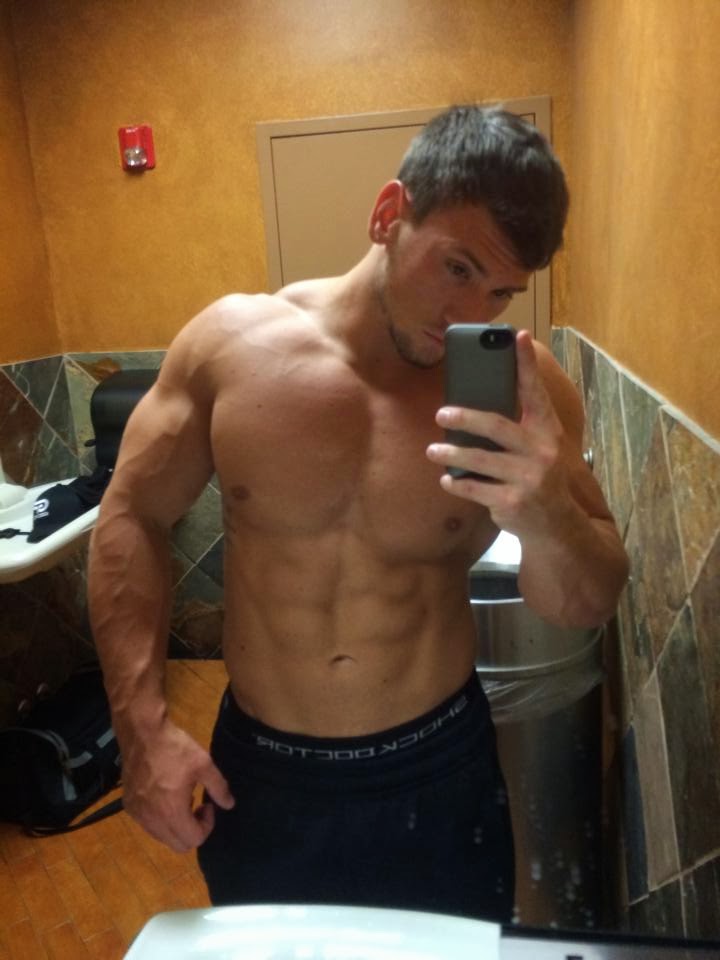 Daily Bodybuilding Motivation: 22 Year Old Fitness Model Shawn Dawson