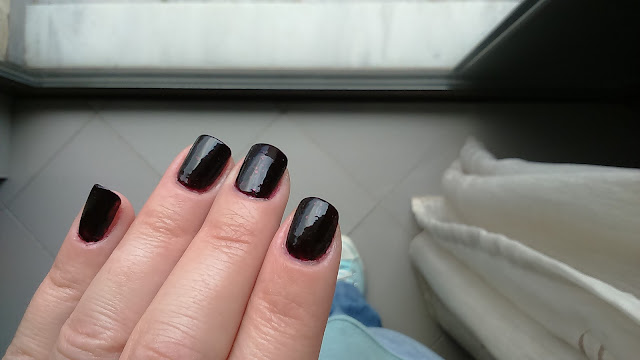 CND Vinylux Weekly Polish in #198 Poison Plum
