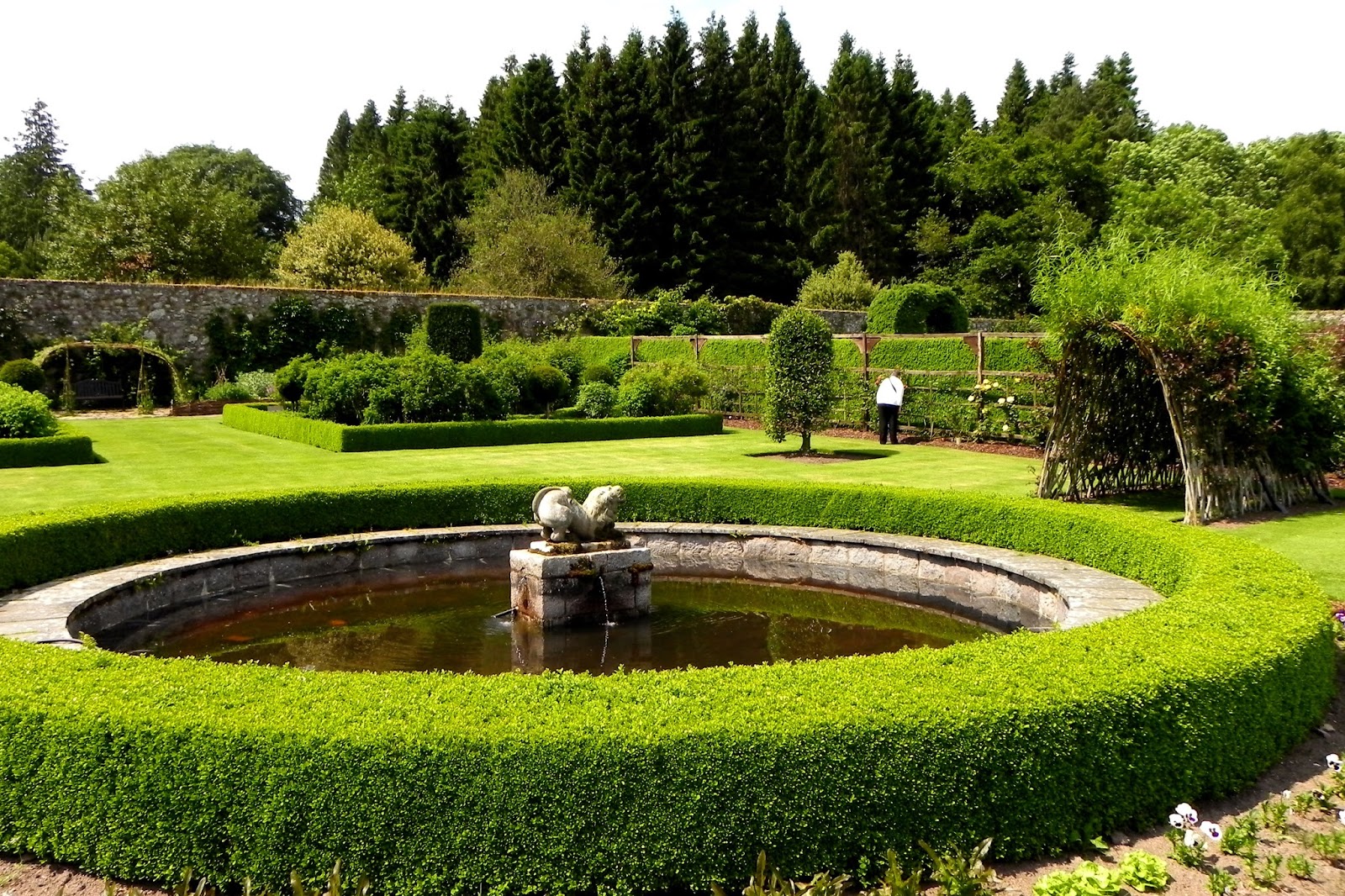 Where in the World are Bill and Mary Drum Castle, Pronounced Druim