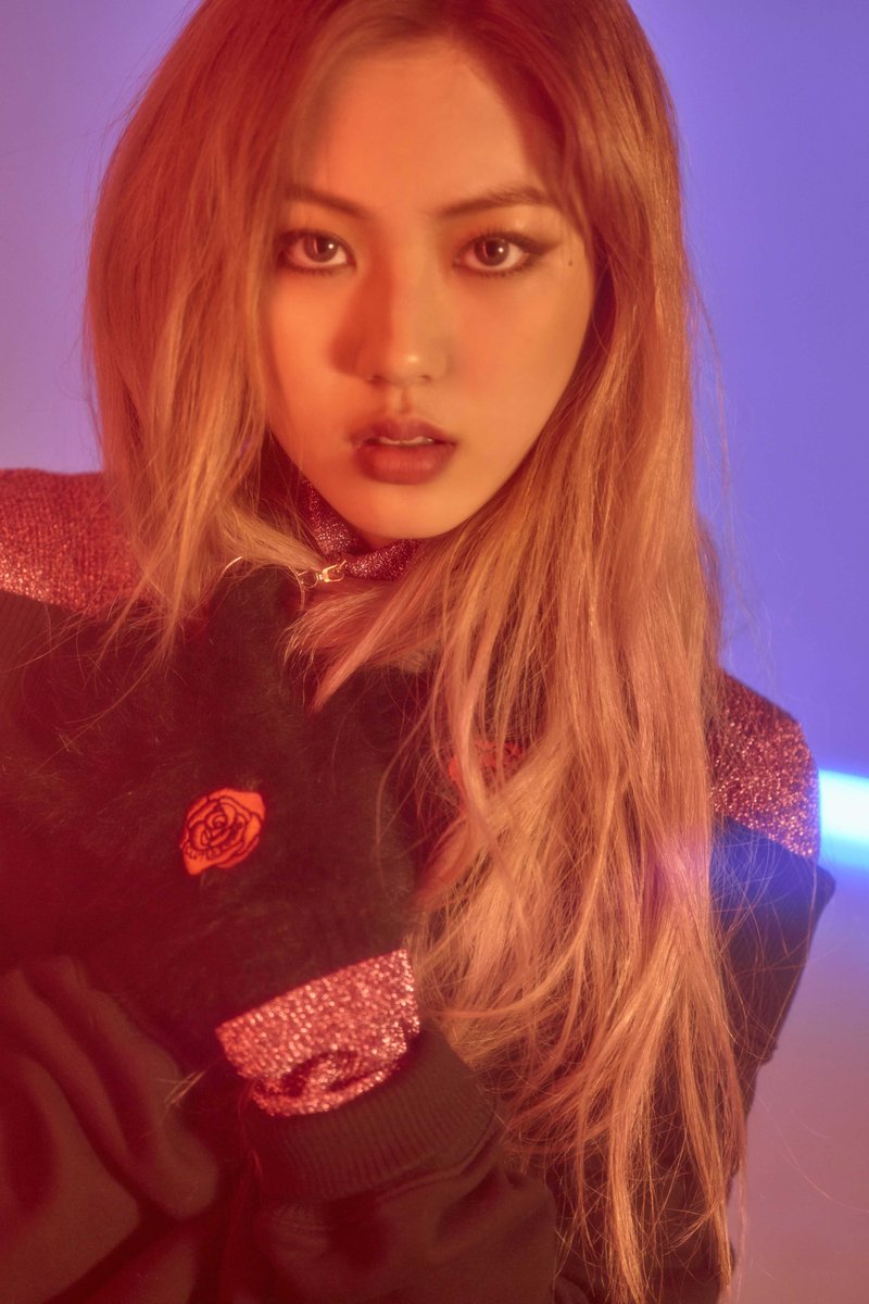 KPop Fans Are In Love With The Fierce Gaze Of This Idol! - Daily K Pop News