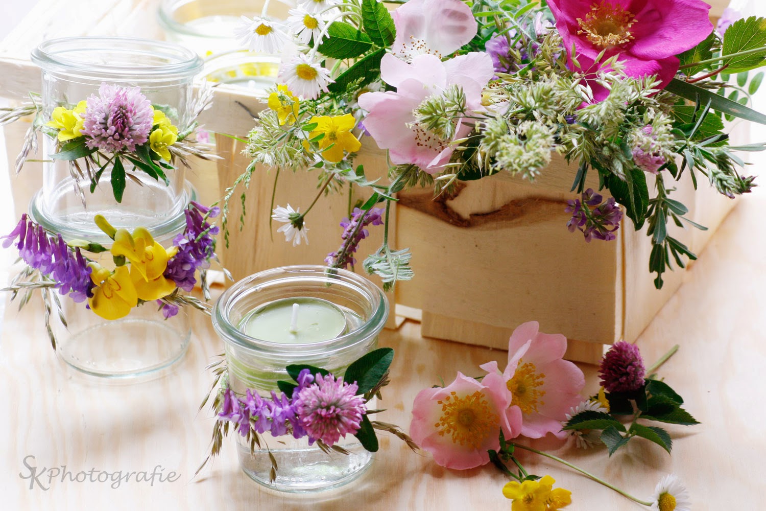 DIY: Windlichter im Einweckglas mit Blumenkranz | Alles und Anderes