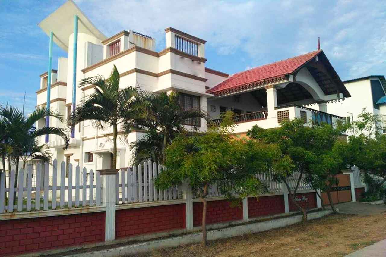 Golden Crest Villa ECR EzeeStays ECR Beach House,Holiday Rentals in