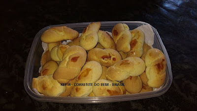 BISCOITO DE AMIDO DE MILHO E CREAM CHEESE DE KEFIR DE LEITE BISCOITO DE AMIDO DE MILHO E CREAM CHEESE DE KEFIR DE LEITE