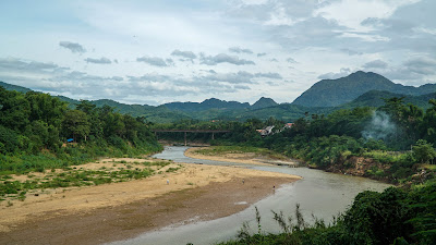 Views of the Nam Khan river from Kingkitsarath road