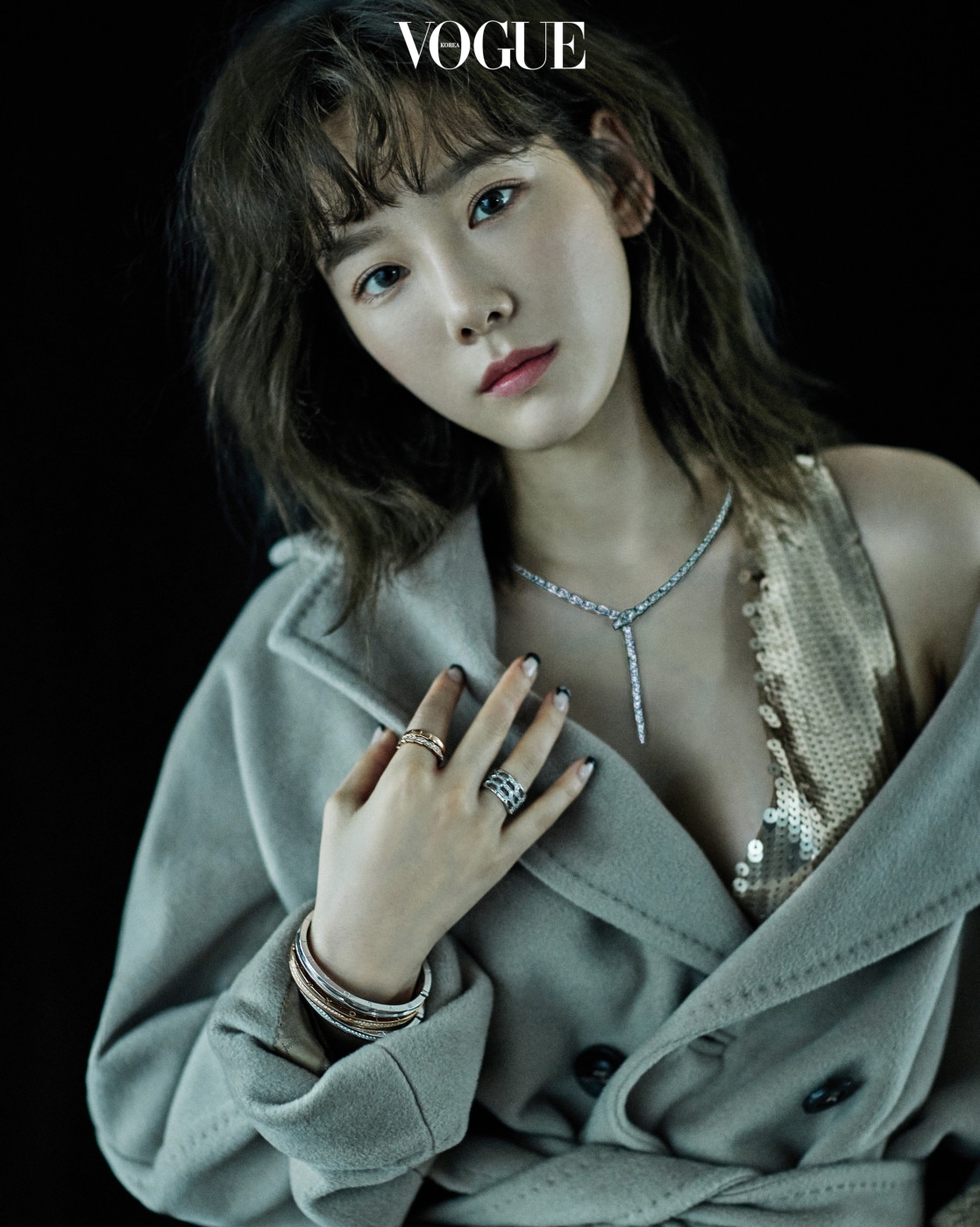 More of SNSD's TaeYeon and SooYoung for VOGUE's December issue ...