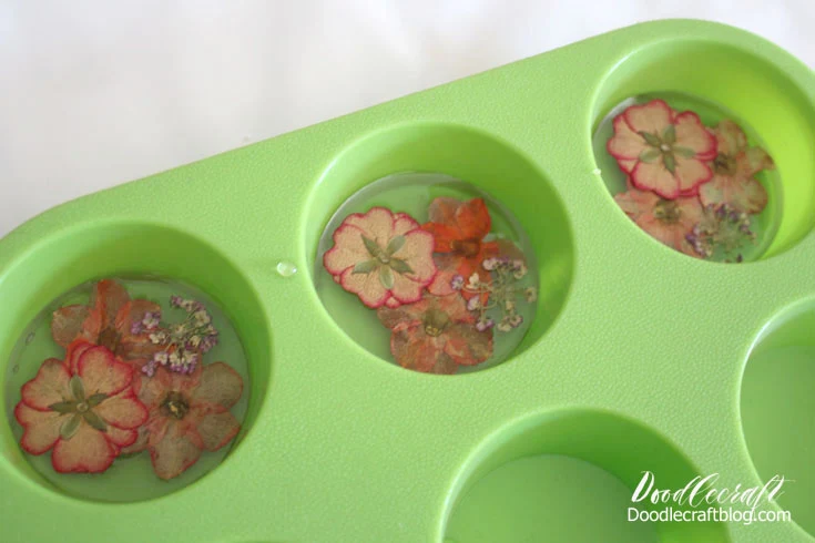 Pressed Floral Resin Tray DIY - Pop of Gold