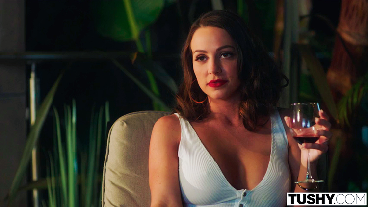 Abigail Mac: Escenas de Abigail (Tushy, 2018)
