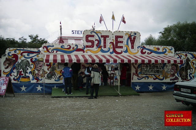 Photos prisent à Uster près de Zurich (Suisse) du cirque Stey de la famille Stey Photo Hubert Tièche   Collection Philippe Ros 