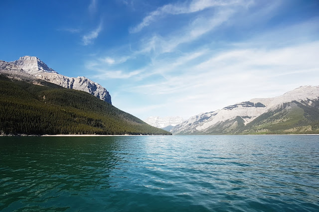 Lake Minnewanka, Banff National Park, Alberta, Canada 