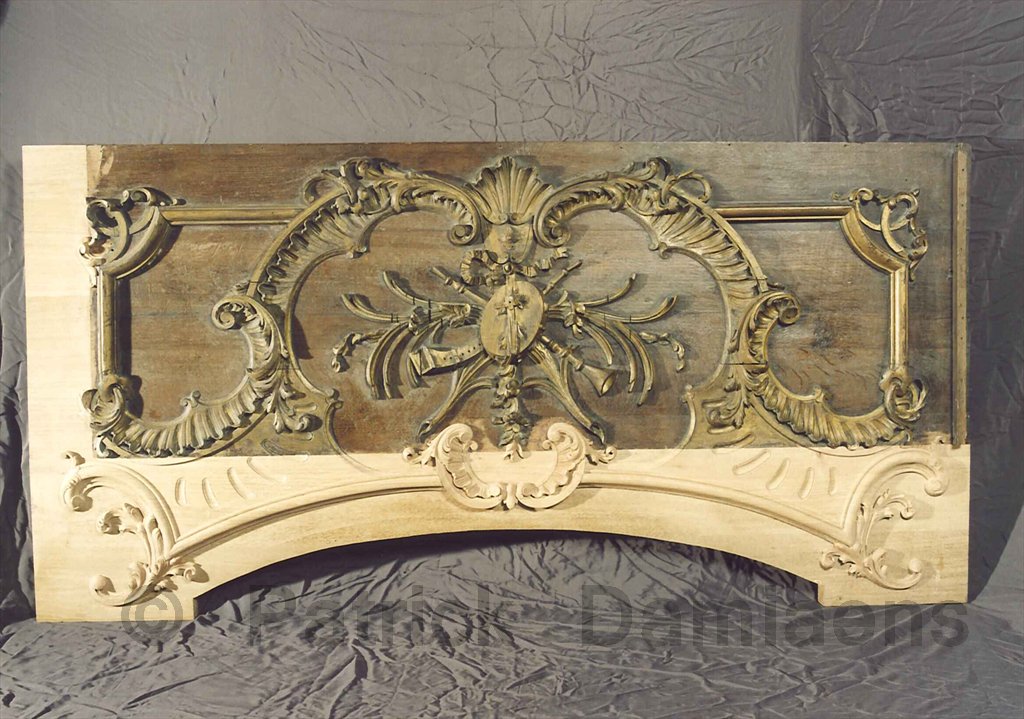 ORNAMENTSCHNITZER Patrick Damiaens: Geschnitzter Wandvertäfelungen