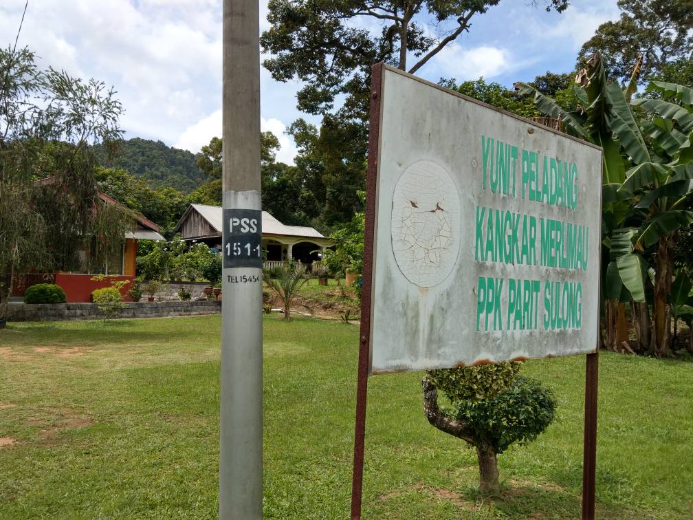 Hiking Bukit Payung Parit Sulong Batu Pahat