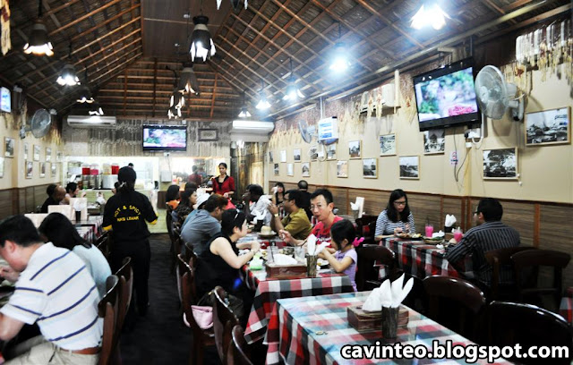 Entree Kibbles: Crispy Fried Chicken Nasi Lemak @ Hot ...