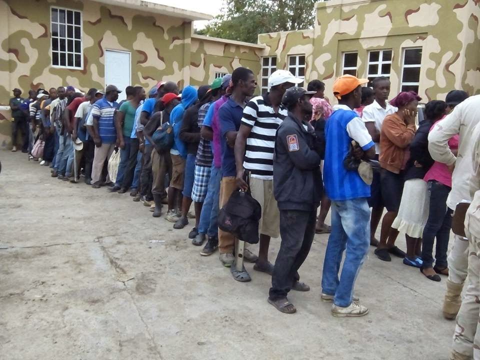 Autoridades devuelven más de 400 haitianos este lunes por Dajabón 1 cesfront%2Bhaitianos%2B2