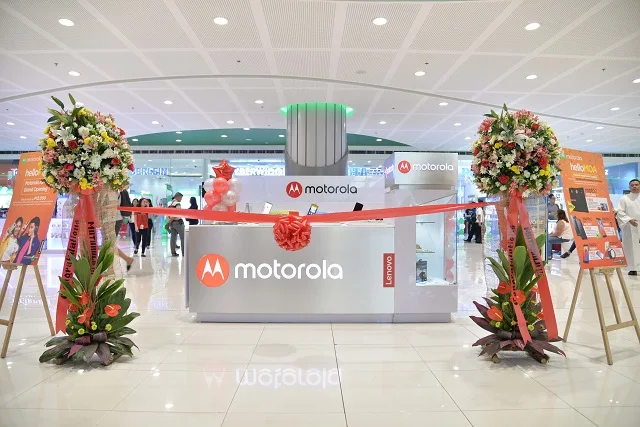 Motorola opens new concept kiosk in SM Mall of Asia, the 3rd exclusive outlet