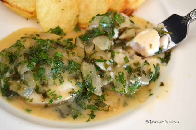 merluza al moscatel-propiedad de saboreando las estrellas