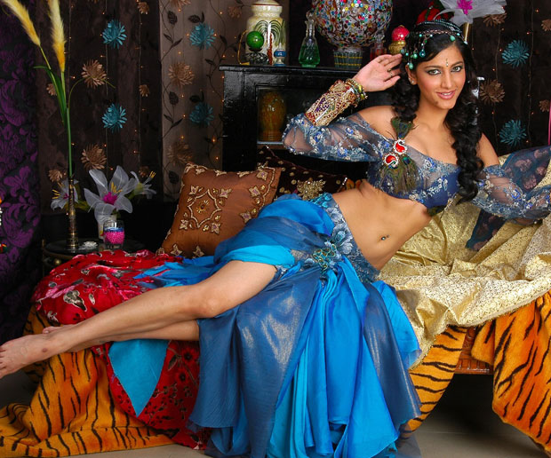 Shruthi Hassan Spicy Stills [cinebrain.in]