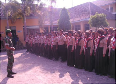 BABINSA BONAGUNG LATIH PBB
