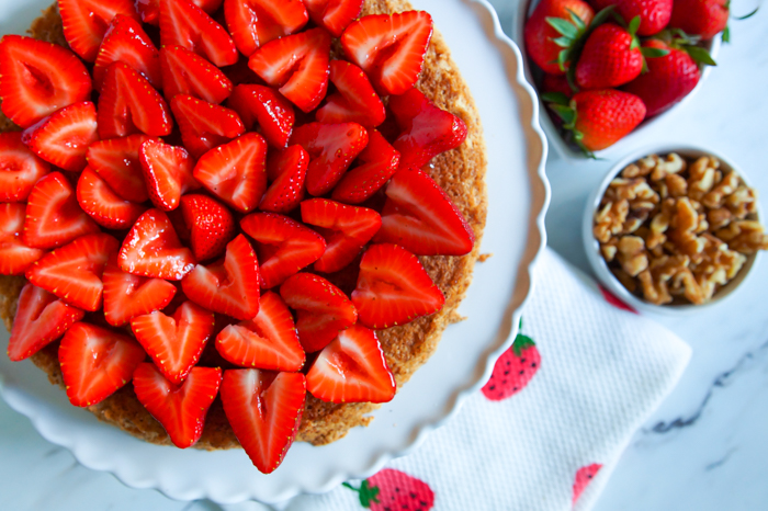 Walnut and Strawberry Torte : naturally gluten and dairy-free