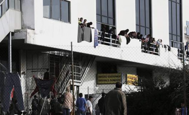 Ελληνικό: Λαθρομετανάστες κλεφτρόνια και αλληλέγγυοι εμποδίζουν συνεχώς την προετοιμασία των Ελλήνων αθλητών για τους Ολυμπιακούς Αγώνες. Ελληνικό: Λαθρομετανάστες κλεφτρόνια και αλληλέγγυοι εμποδίζουν συνεχώς την προετοιμασία των Ελλήνων αθλητών για τους Ολυμπιακούς Αγώνες.
