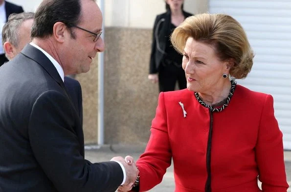 French President Francois Hollande and Norway's Queen Sonja visited the Olivier Debré Contemporary Art Centre in Tours, France.