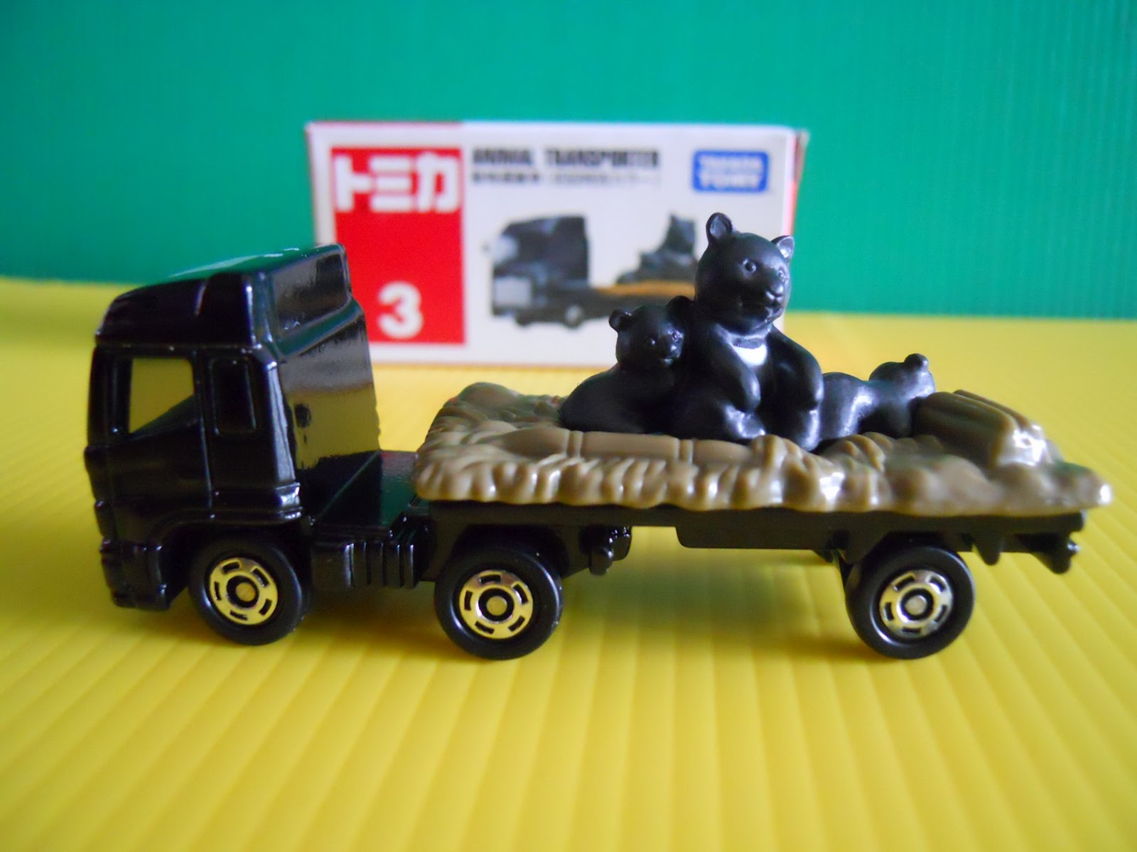Dexters Diecasts (DexDC) Tomica 3 Hino Profia Animal Transporter