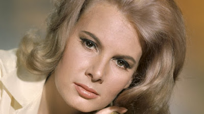 @InstaMag - James Bond actress Molly Peters has died at the age of 75. james-bond-girl-molly-peters-dead