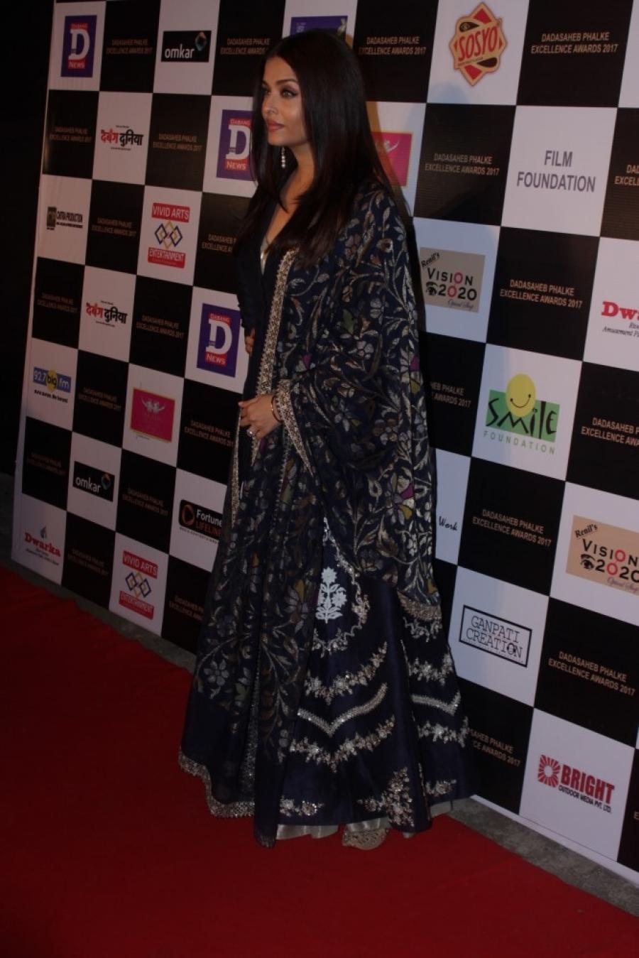 Actress Aishwarya Rai At Dadasaheb Phalke Awards 2017