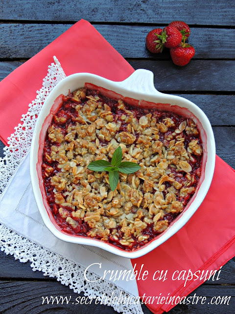 CRUMBLE CU CAPSUNI SI FULGI DE OVAZ