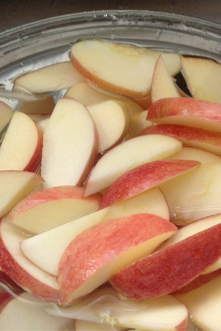 Gluten Free AZ Apple Slices Won't Turn Brown with This Tip