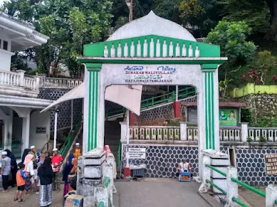 Lokasi dan Waktu Ziarah Gua Saparwadi Pamijahan Tasikmalaya