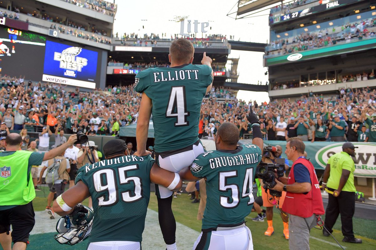 Eagles' Jake Elliott Nails 61Yard WalkOff Field Goal to Beat Giants (Video) FootBasket