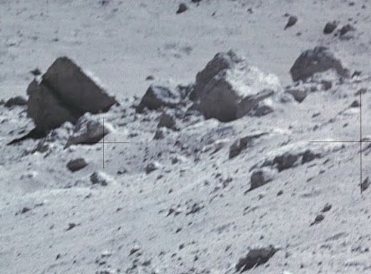 Extraño objeto fotografiado por los astronautas de Apolo., luna