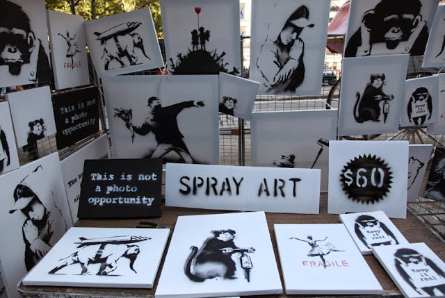 Banksy Sells Original Artworks For 60$ In Central Park, New York City