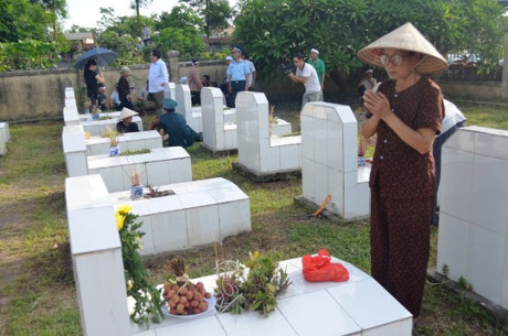 Nhoi dau phut tien dua Dai ta Tran Quang Khai ve dat me - Anh 8