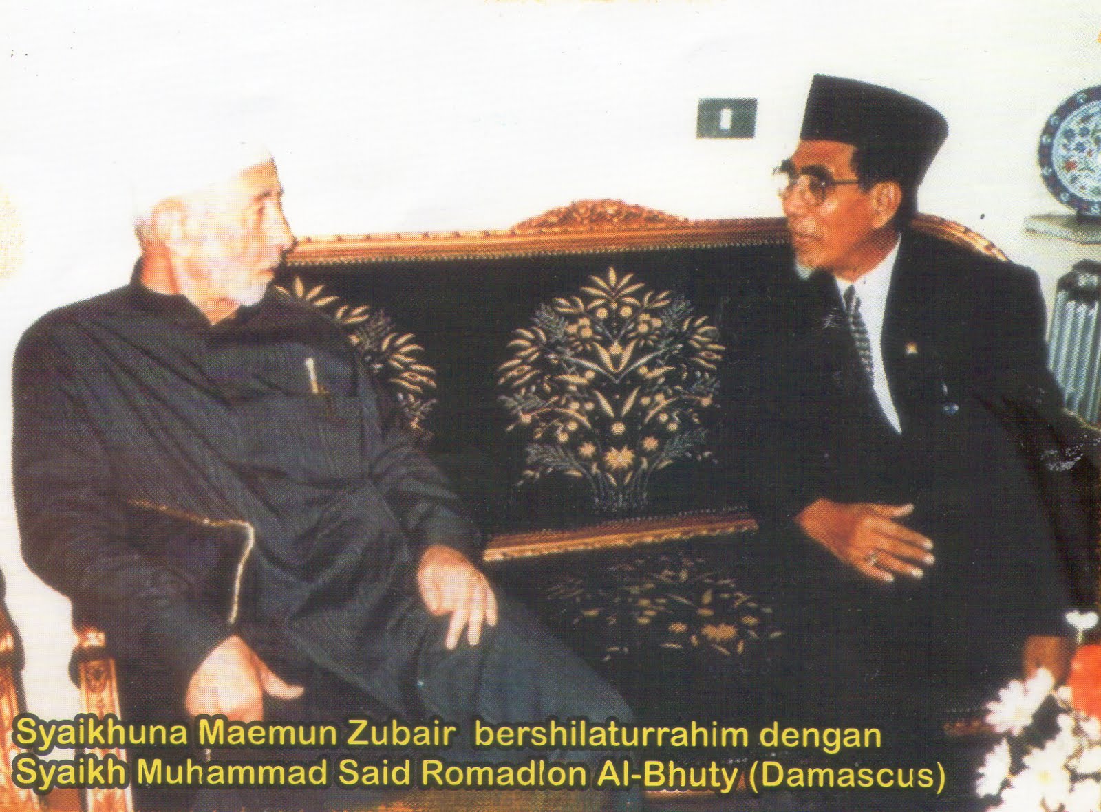 KH. MAIMON ZUBAIR AZMATKHAN PUSTAKA MUHIBBIN Web Para