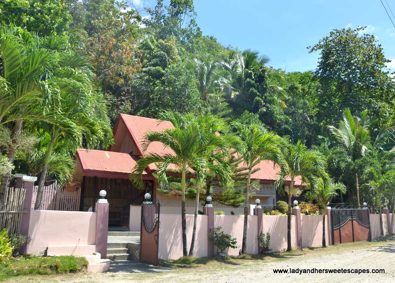 4 Resorts to Visit or to Stay in Sipalay Lady & her Sweet Escapes