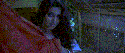 Actress Sneha Hot Sexy GIF Images:Best Navel & Cleavage Showing Photos Ever