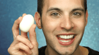 ¿Maquillarse con un huevo cocido?… Sí, es la nueva tendencia