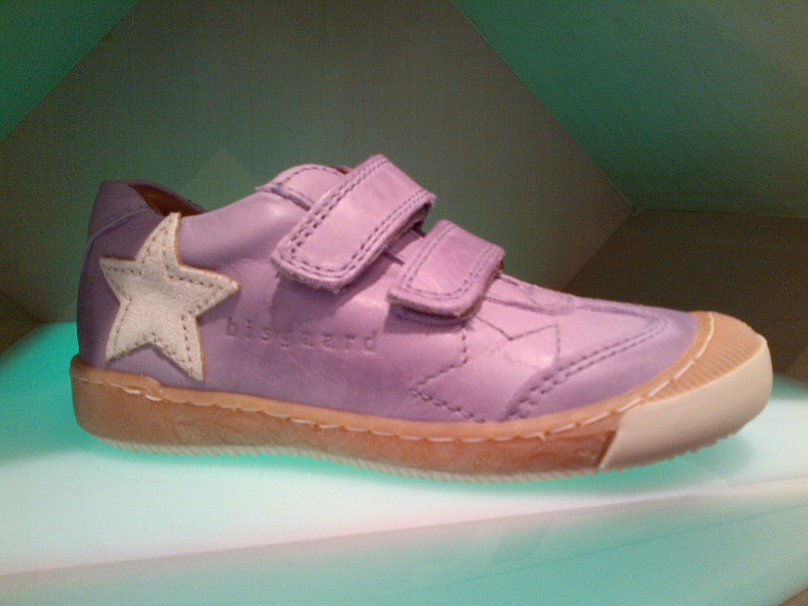 F A S H I O N E X P A T apple & pie children's shoe store