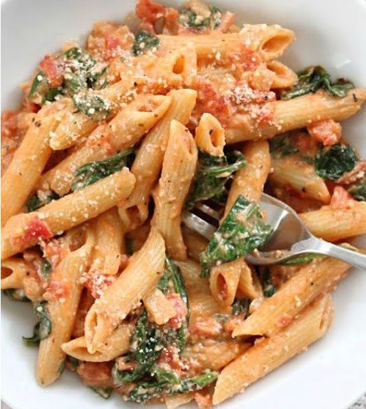 Creamy Tomato and Spinach Pasta Creamy Tomato and Spinach Pasta
