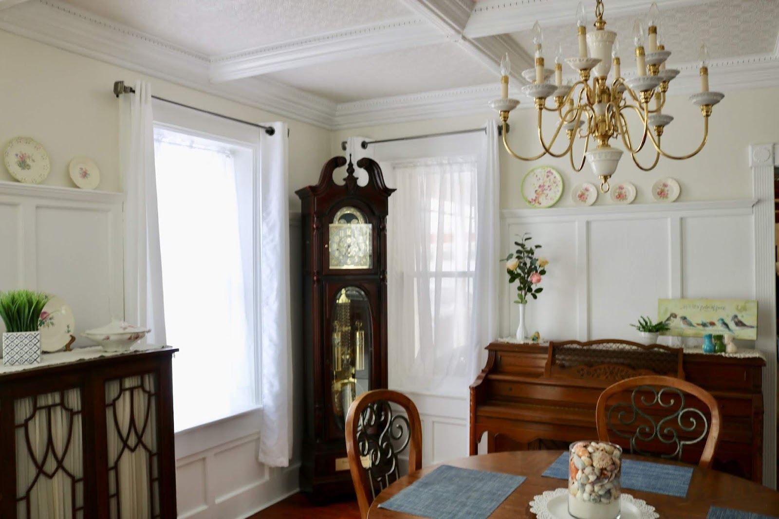 Amy S Creative Pursuits Decorating My Dining Room For Spring