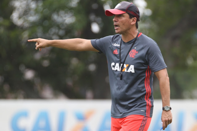 [Torcida Flamengo] Treinador confirma Fla, que pode ter estreia para encarar o Grêmio. Confira o time
