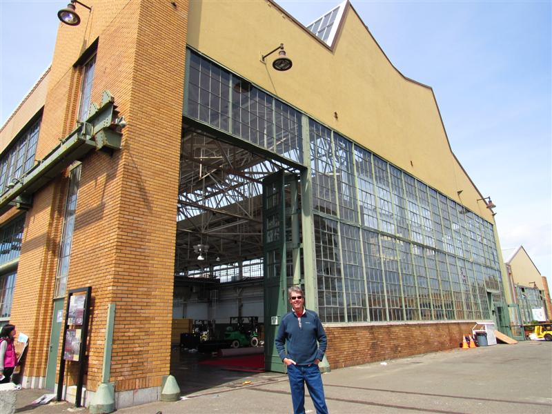 Rosie the Riveter Museum... HAERR TRIPPIN'