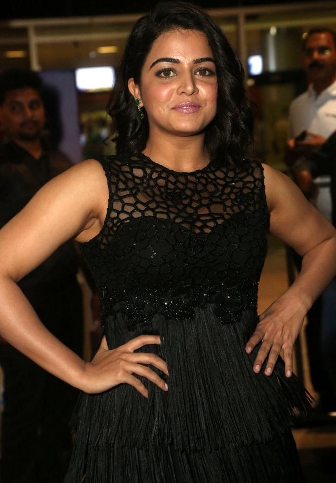 Wamiqa Gabbi In Black Dress At Jio Filmfare South Awards 2017