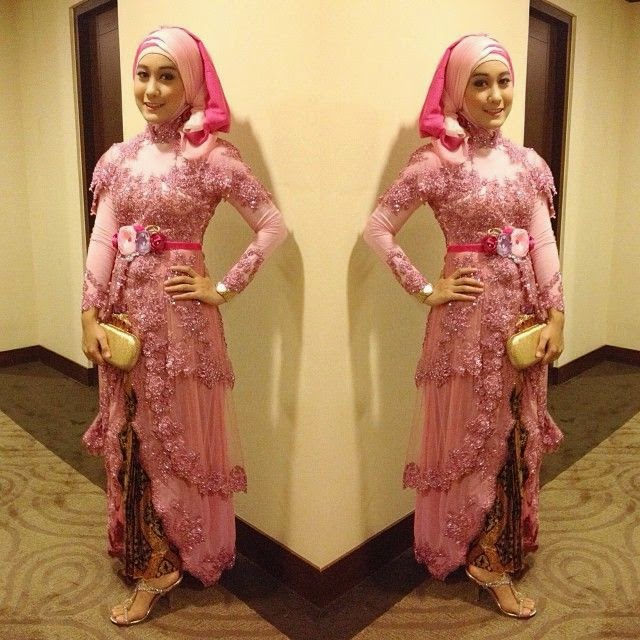 25+ Model Terkini Gaun Pesta Muslim Batik Mewah