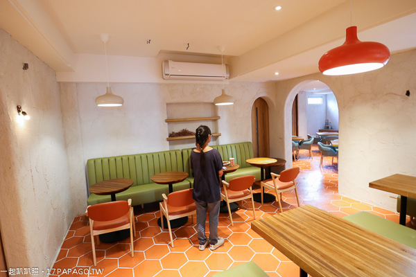 《台中.南屯》貓門Moment|可愛貓咪造型大門|彩虹眷村對面|寵物友善餐廳 《台中.南屯》貓門Moment|可愛貓咪造型大門|彩虹眷村對面|寵物友善餐廳