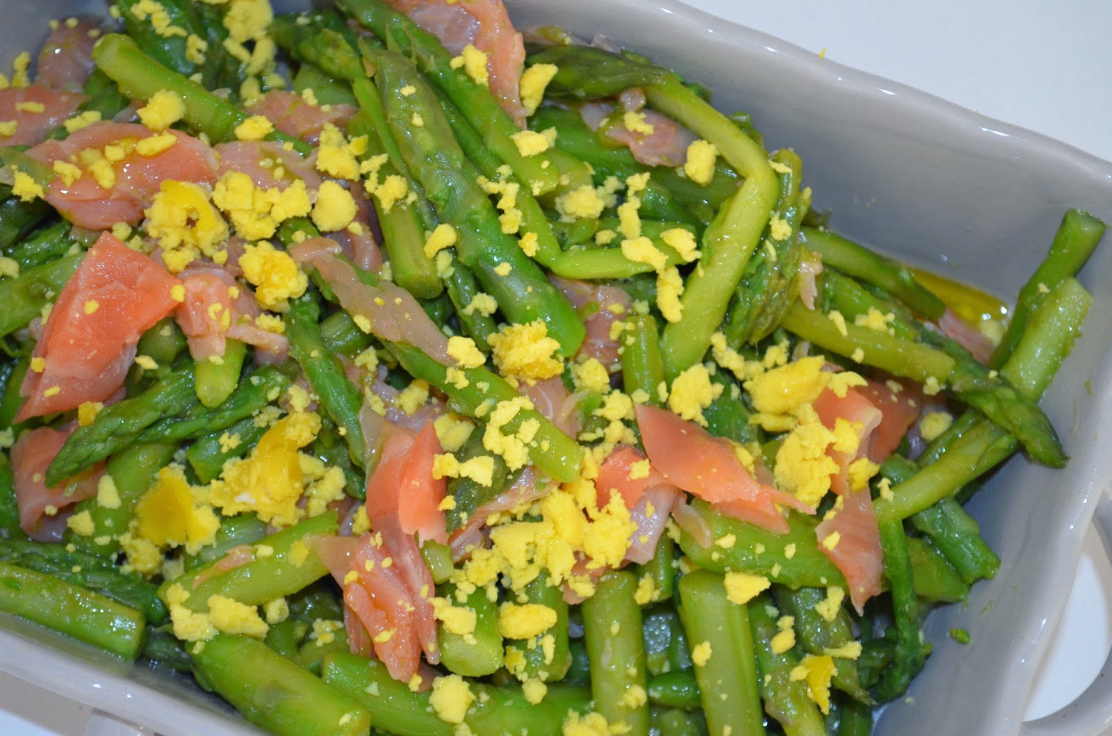 insalata di asparagi e salmone