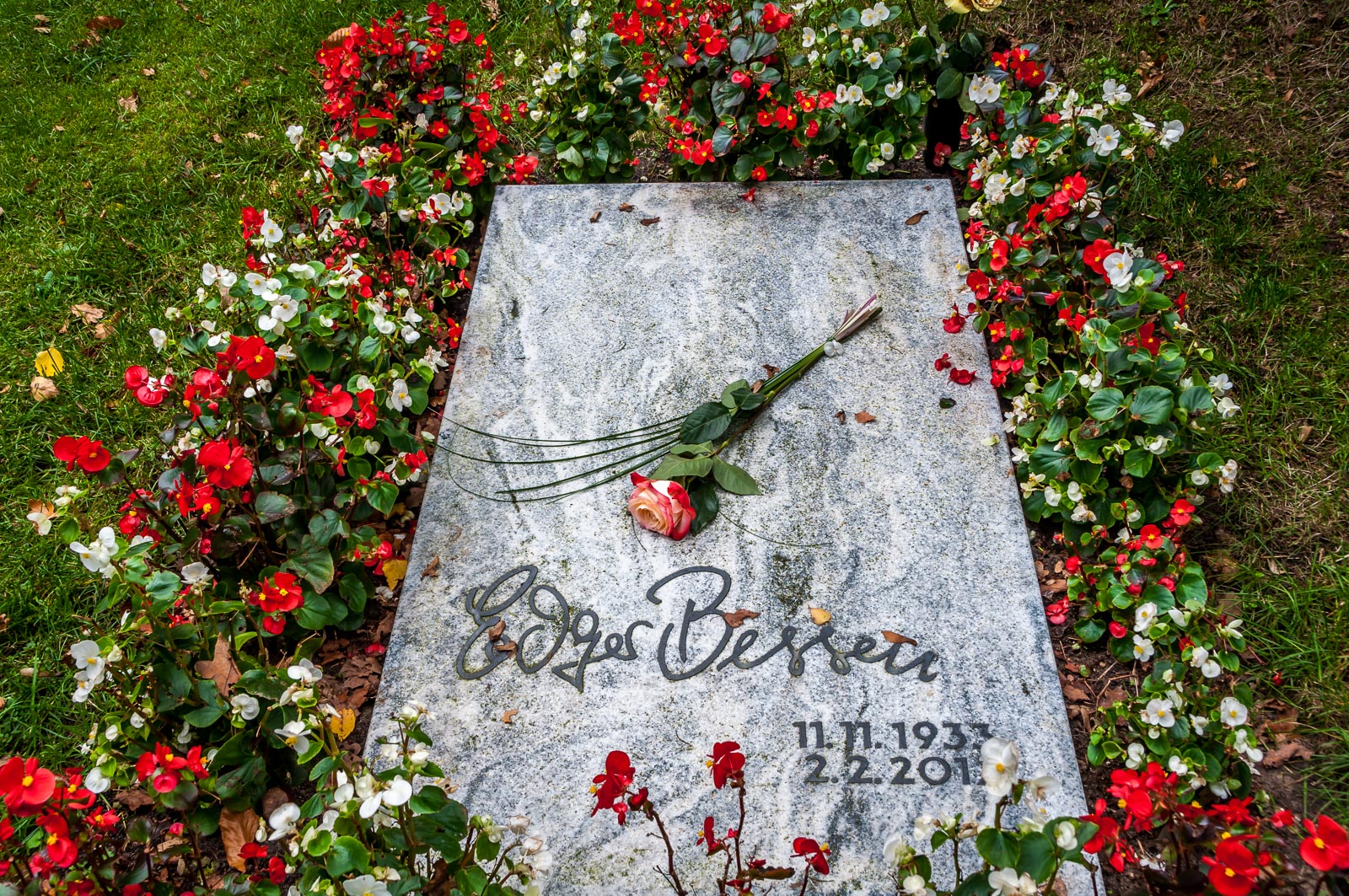 Jennifer Nitsch Grab Jennifer Nitsch Grab