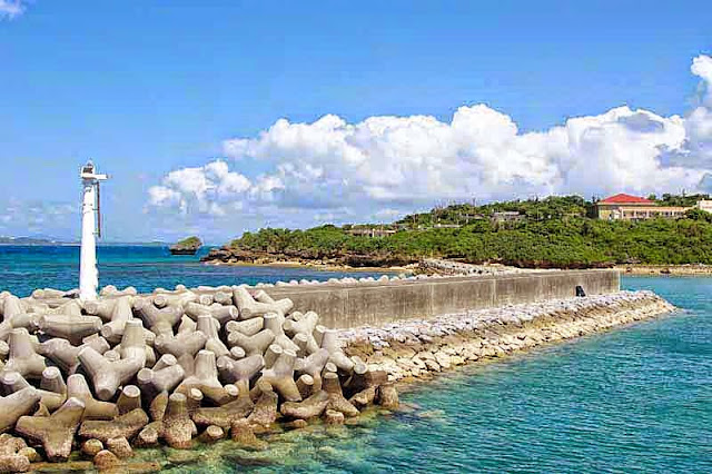 Tsuken Port, small lighthouse or bouy, seawall