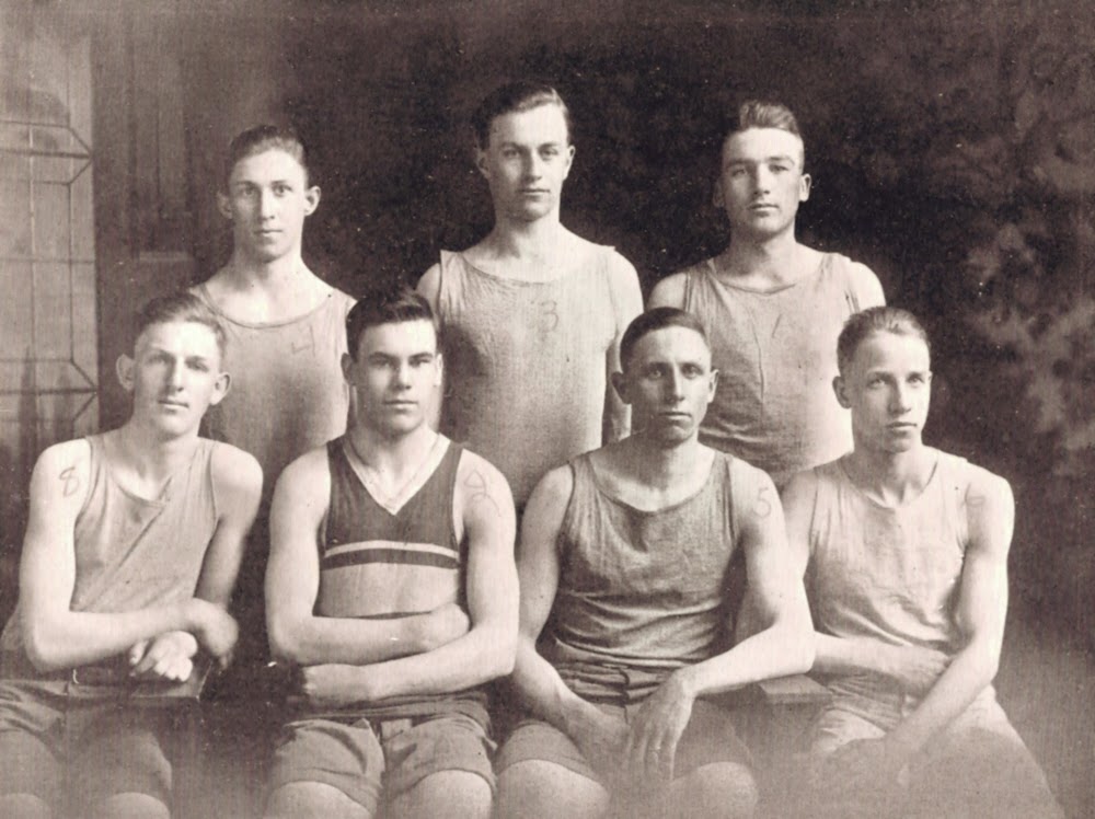 The Lucas Countyan The first CHS mens basketball team